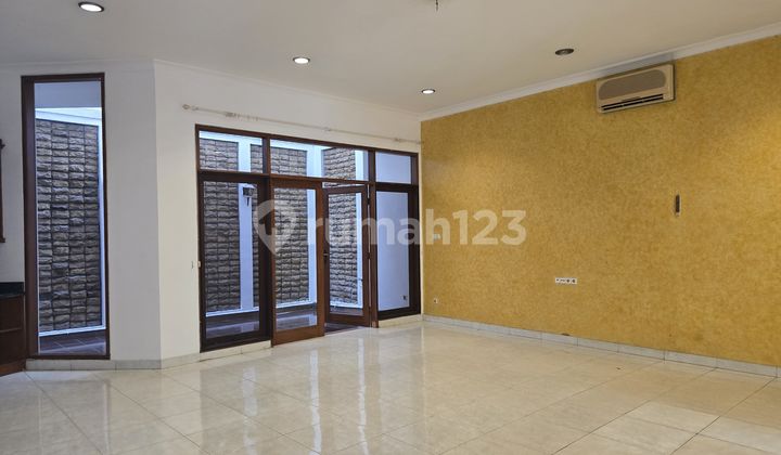 S2051-Cbl1l Rumah 2 Lantai 12X20/390 M2 Jalan 4 Mobil Hadap Utara di Puri Botanical / Mega Kebon Jeruk 2