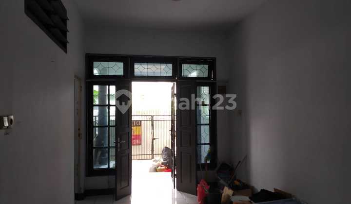 J2227-Cb%0£&F Old House But 2.5 Floors 90/170 M2 South Facing 2 Car Road in Taman Aries North Meruya