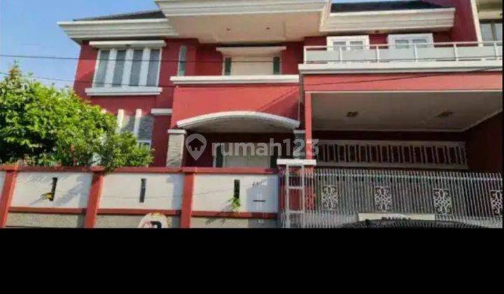 J1681-74l12 Rumah 2 Lantai  Hook 319 M2 Carport 4 Mbl Green Ville  1