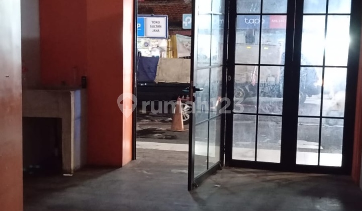 S2155-2p1p Shop/Commercial Space Selantaj Aja 3.5x10 M2 Two-Car Street Busy Near Binus Kemanggisan