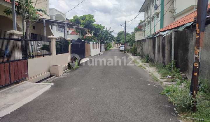S1972-cb%0£1 Rumah 2 Lantai 250/300 M2 Hadap Barat Di Srengseng  2