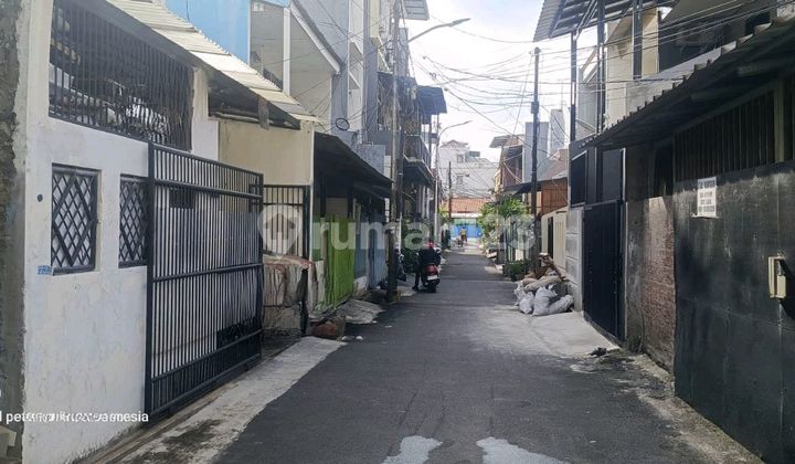 J2171-70= Rumah 2 Lantai 6X15/134 M2 Jalan 1 Mobil Dekat Jalan 2 Mobil di Tanjung Duren 2