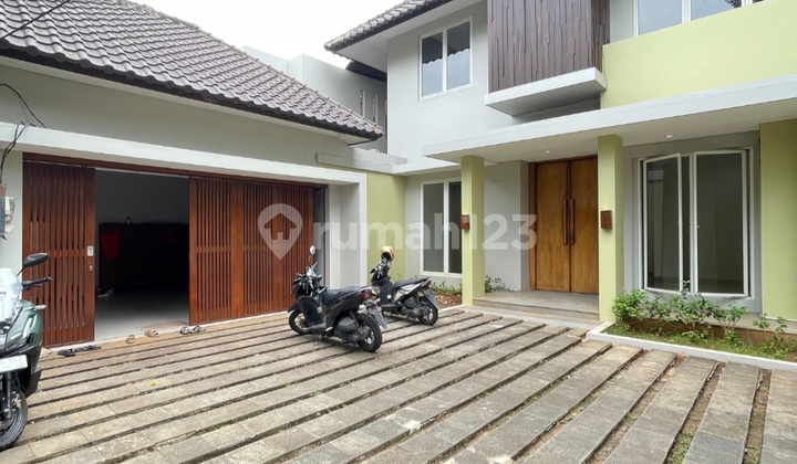 S2159-cbc#%15+ Rumah 2 Lantai Lt/lb 405/500 M2 Boleh Utk Kantor Jalan. 2 Mobil Lingkungan Tenang Di Kemang 2