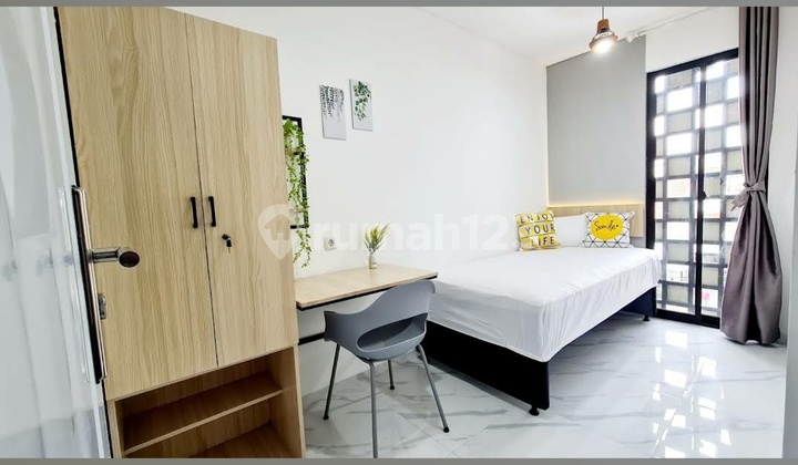 J2165-5-2%#5 Rumah Kost 4,5 Lantai 145/580 M2 Jalan 3 Mobil Hadap Utara Full Penghuni di Tanjung Duren 2