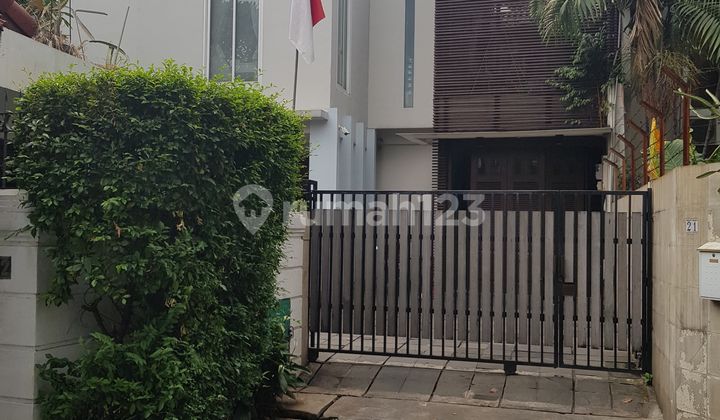 J2113-cbl1l 2-Story House 358/378 M2 Culdesac Carport + 4-Car Garage Senopati South Jakarta