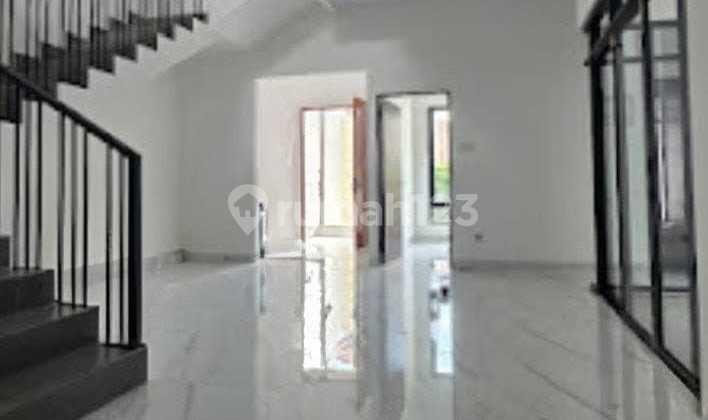 J2251-C2%+#3% New 2-Story House 7X18/177 M2 South Facing 3-Car Road in Taman Villa Meruya 2