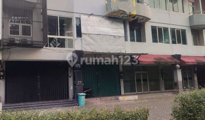 S2130-cb%0£ 3-Story Shop House 5x15 M2 on Busy Street, 4-Car Cluster, Facing Joglo Raya Main Road 1