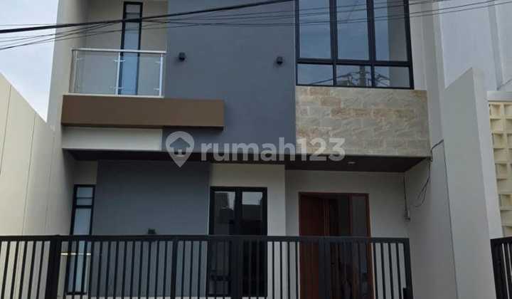 J2251-C2%+#3% Rumah Baru 2 Lantai 7X18/177 M2 Hadap Selatan Jalan 3 Mobil di Taman Villa Meruya