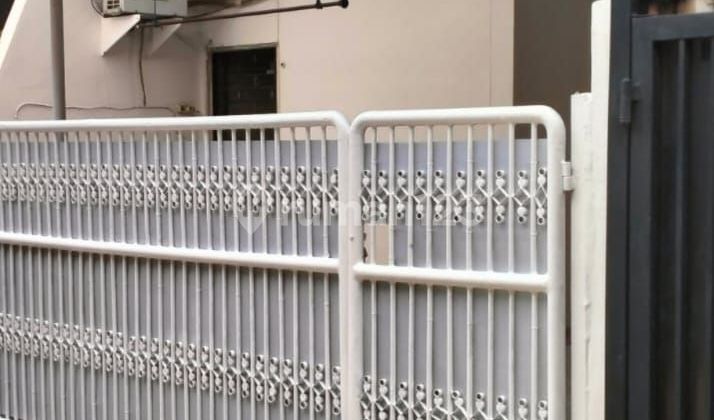 S1654-74L12 Rumah 1 Lantai 150/90 M2 Jln 2 Mbl Hadap Selatan Lingkungan Bagus di Duri Kepa