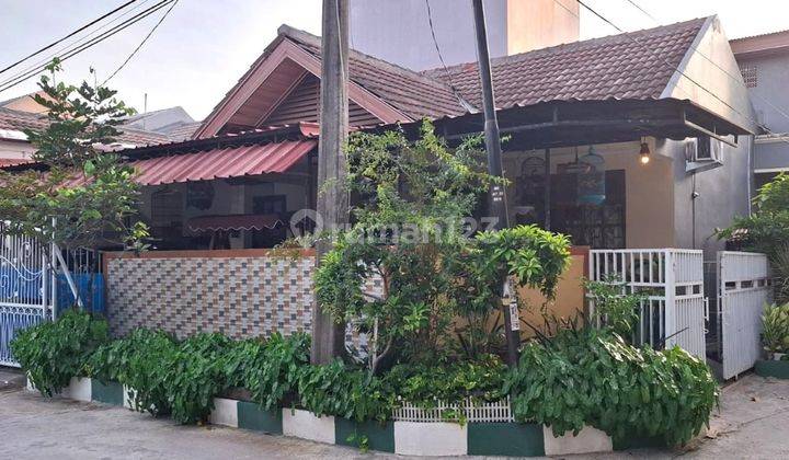 Dijual Rumah Hoek Asri Dan Nyaman Dekat Harapan Indah Bekasi 1