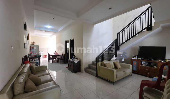 Nice Ready-to-Occupy House in Front of Park at Sunter, North Jakarta 2