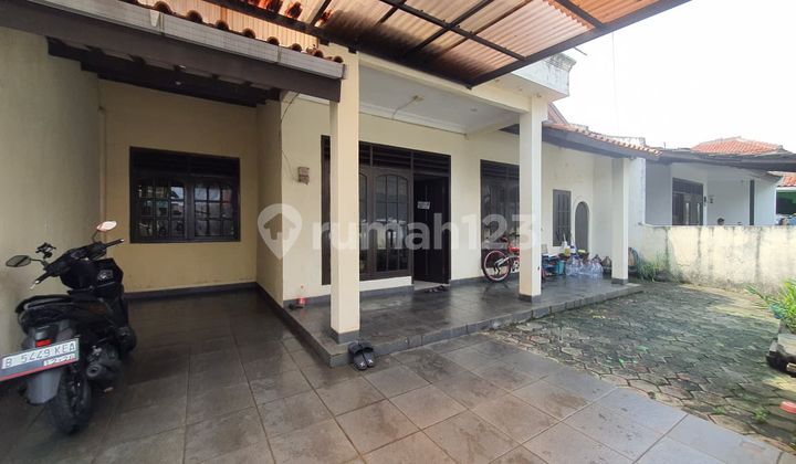 Cheap For Sale! 2-Story House in Pondok Gede, Land Area 160 sqm with SHM Certificate