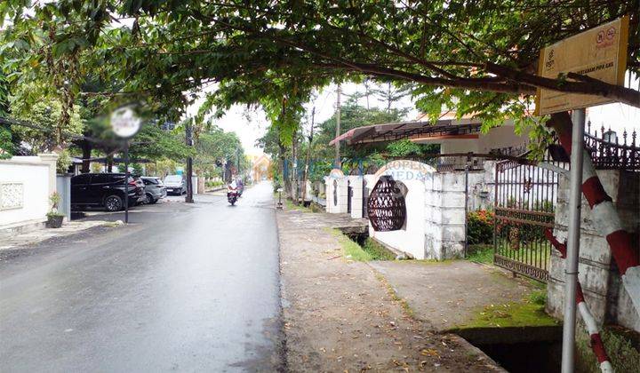 Rumah Luas Indah Jalan Sei Bengawan Cocok Untuk Perkantoran Tempat Tinggal  2