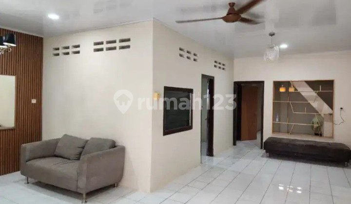 Most Strategic and Affordable House in Bendungan Hilir, Tanah Abang, Central Jakarta 2