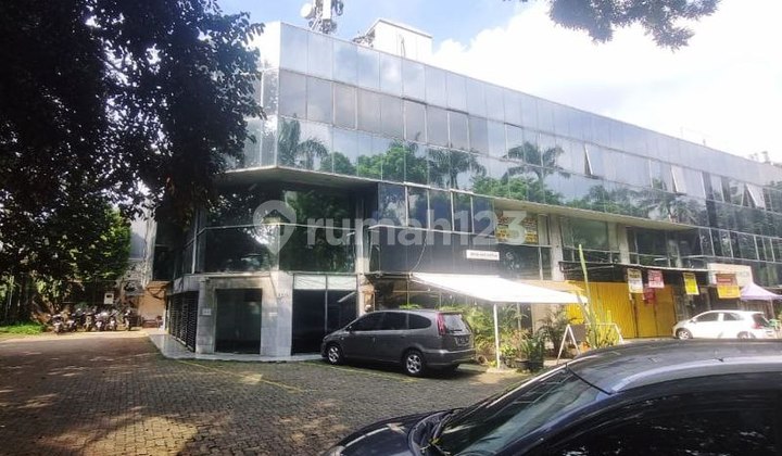 Row House in Bona Indah Commercial Area, Lebak Bulus, South Jakarta