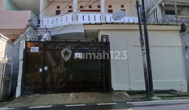 24-Room Boarding House in Kwitang, Senen, Central Jakarta Fully Occupied 100% 2