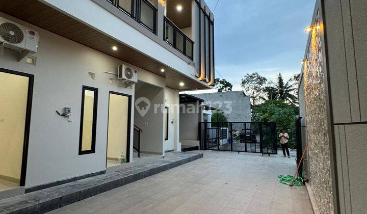 Kost Exclusive 12 Kamar Fully Furnished Belakang U I I 1