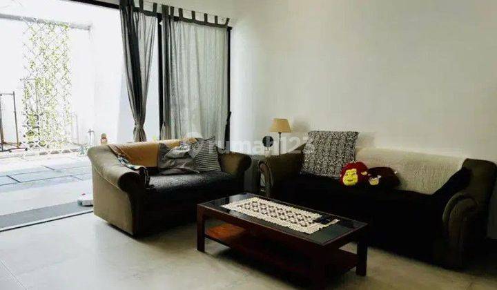 Rumah Minimalis Modern 2 Lantai di Jalan Mampang Prapatan, Jakarta Selatan 2