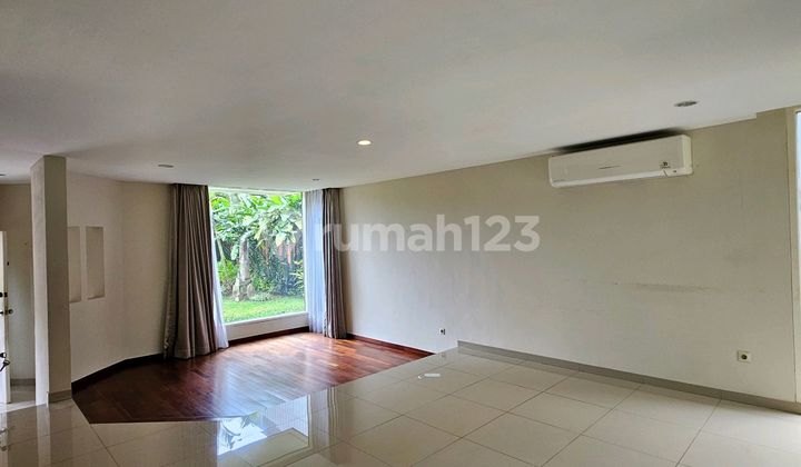 For Rent: 3-Story House with 3 Bedrooms Fully Furnished in Kemang, South Jakarta 2
