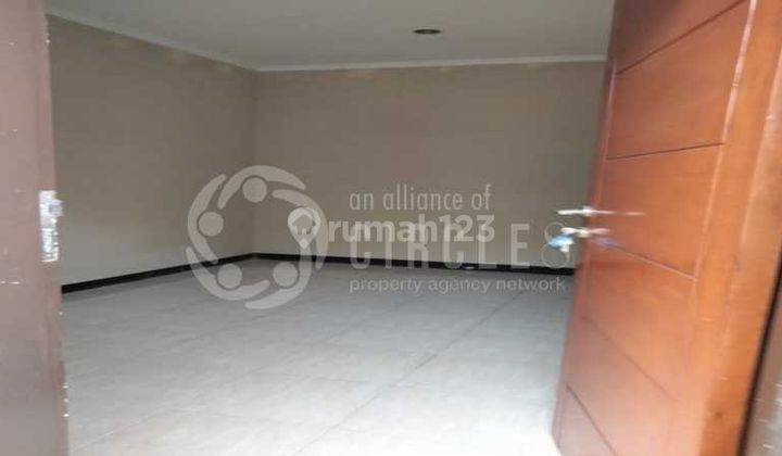 Dijual Rumah Kost Siap Pakai di Lokasi Ramai Kolonel Masturi, Bdg 8