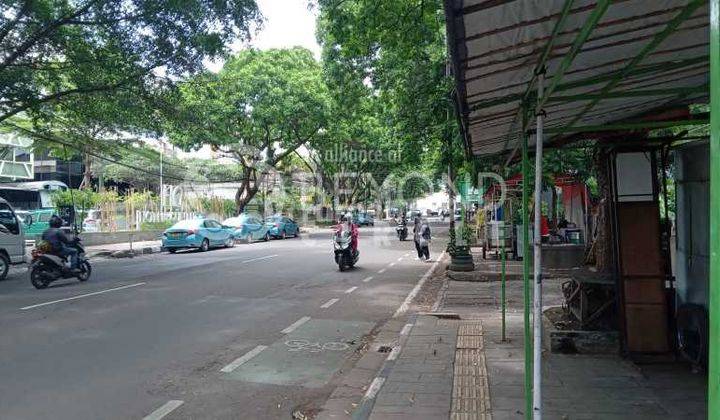 Gedung Fungsional di Kawasan Ramai Usaha Otista, Bandung 5
