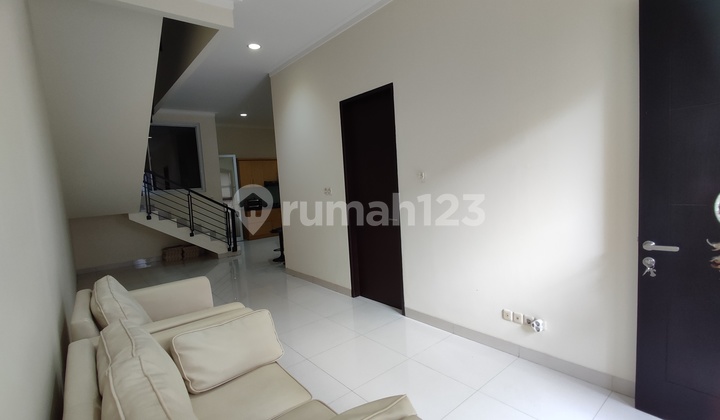 Rumah 3 Lt, Kompleks Taman Aries,bagus,semi Furnished,siap Huni 7