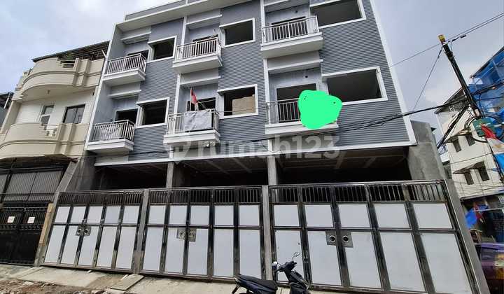 Rumah dan Ruko di Teluk Gong 1