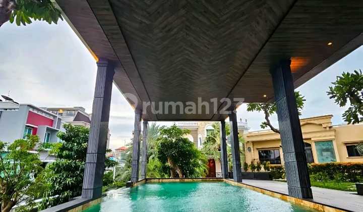 Rumah dengan Fasilitas Super Mewah di Pantai Mutiara 13