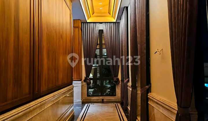 Rumah dengan Fasilitas Super Mewah di Pantai Mutiara 14