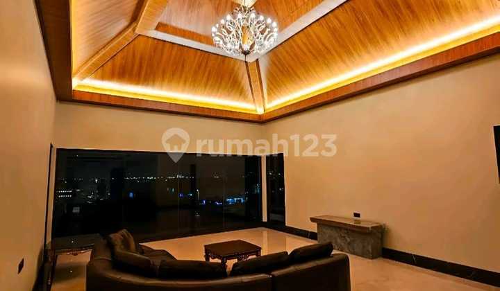 Rumah dengan Fasilitas Super Mewah di Pantai Mutiara 16