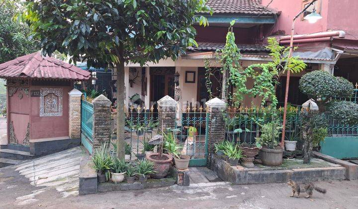 Rumah Bagus Huk 1.5 Lantai Area Megacinere  Shm 2