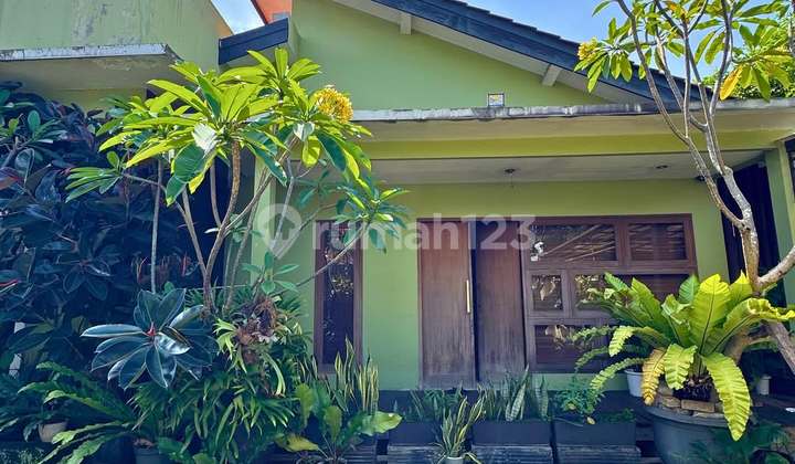DIJUAL Rumah Dengan Halaman Luas Bintaro - Tangerang Selatan