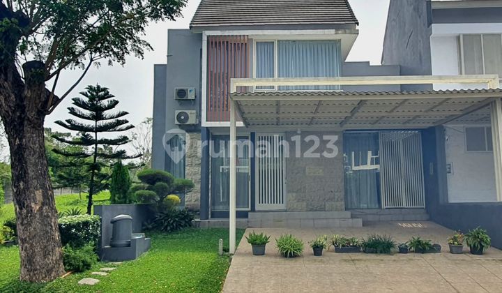 For Sale Minimalist House in Somerset Citraland-Surabaya, one gate system, safe and comfortable.