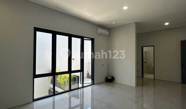 Dijual Rumah Baru Gress Minimalis Dian Istana Park Avenue - Surabaya Barat 2