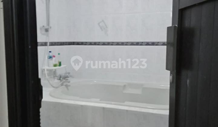 QUICK SALE READY-TO-LIVE HOUSE WITH GOOD LOCATION IN WEST SURABAYA 2