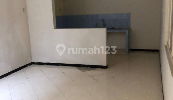 Citra Sentosa Lakarsantri House Ready to Occupy, Row for 2.5 Cars. 2