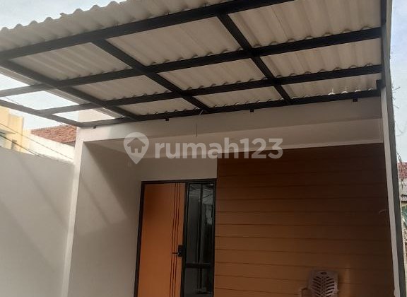 Affordable 2-Story House in Strategic Location at Jatiwaringin Near Duren Sawit 2