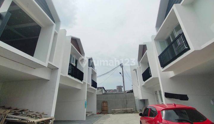 Rumah 2 Lantai Dalam Cluster Lokasi Dekat Ke Buaran  2