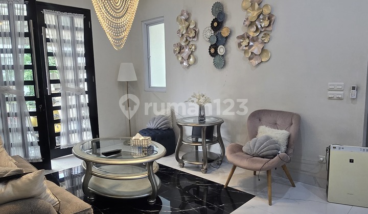 Nice House Has Swimming Pool in Legenda Wisata