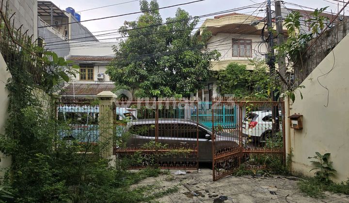Rumah Tiga Lantai Stategis Tebet Jakarta Selatan 2