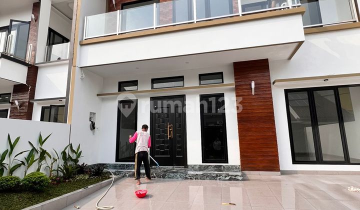 Bsd Best Location Dekat Sekolah, Stasiun 2