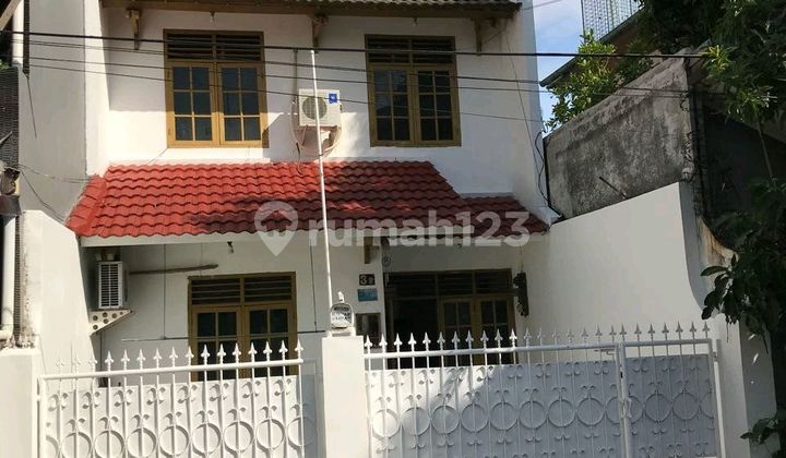 Rumah Strategis 2 Lantai Dekat Segitiga Emas Rumah Strategis 2 Lantai Dekat Segitiga Emas
