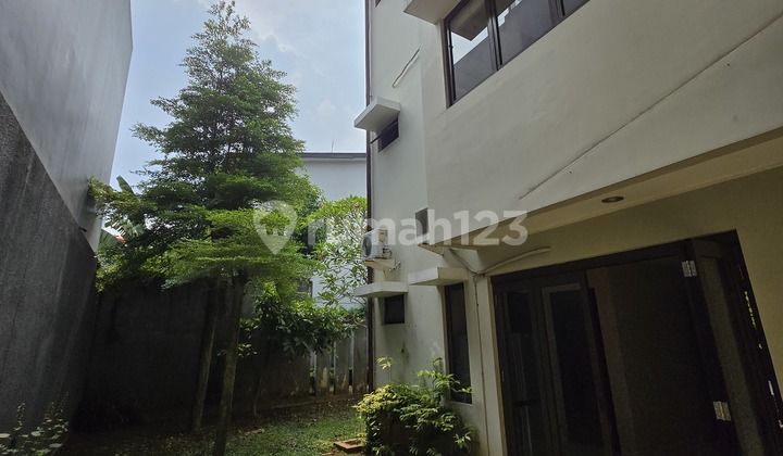 Three-Story House Foresta Primavera Three-Story House Foresta Primavera