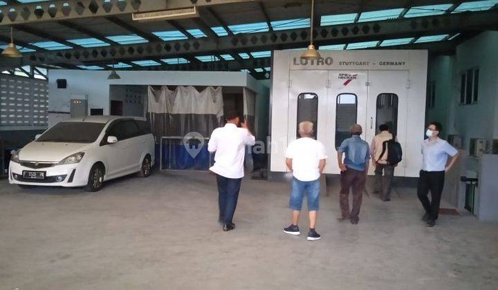 Gedung sholat room mobil di Jl citayem 12