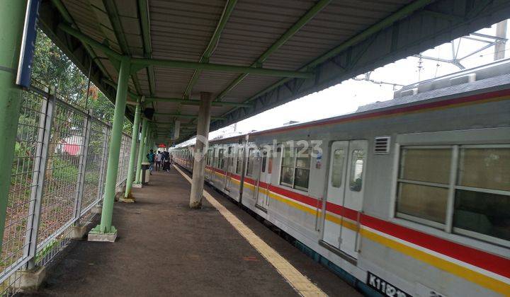 Tanah Cilejet  nempel stasiun  2