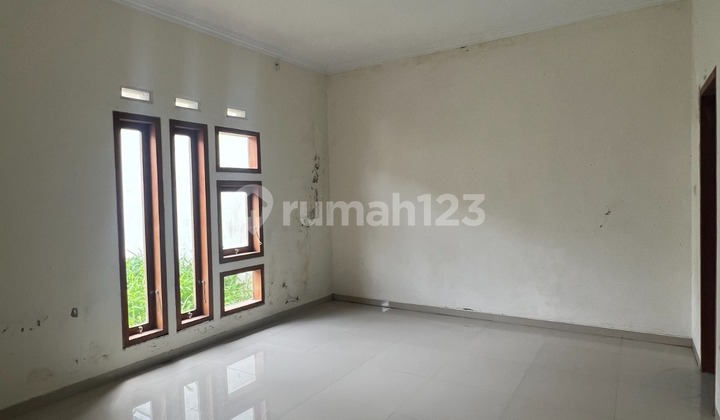 For Rent: House in a Housing Complex on Jakal Km. 8, Near UGM and UNY. For Rent: House in a Housing Complex on Jakal Km. 8, Near UGM and UNY.