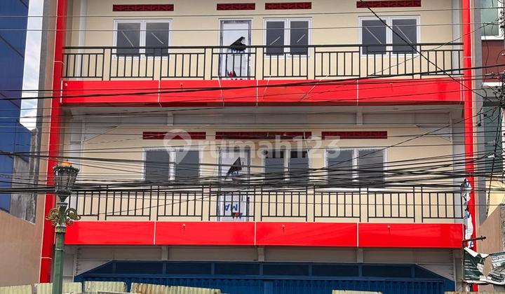 Disewakan Ruko 3 Lantai Lokasi di Jalan Utama Dalam Area Tegalrejo