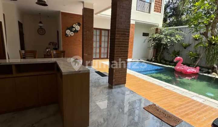 House With Villa Concept on Wates Road, Location Near Malioboro 2