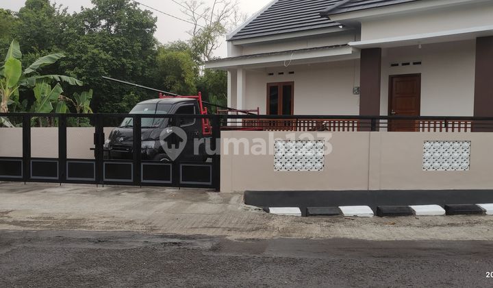 Dijual Rumah Baru Area Jakal Km. 9 Lokasi Dekat Tiyasan dan Uii Dijual Rumah Baru Area Jakal Km. 9 Lokasi Dekat Tiyasan dan Uii