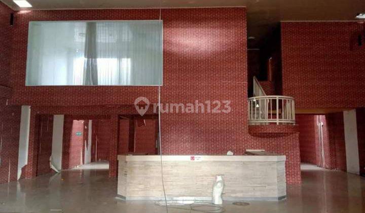 Gedung Besar Murah Tepi Jalan Utama Dkt Kampus Ugm Dan Tugu Jogja 2